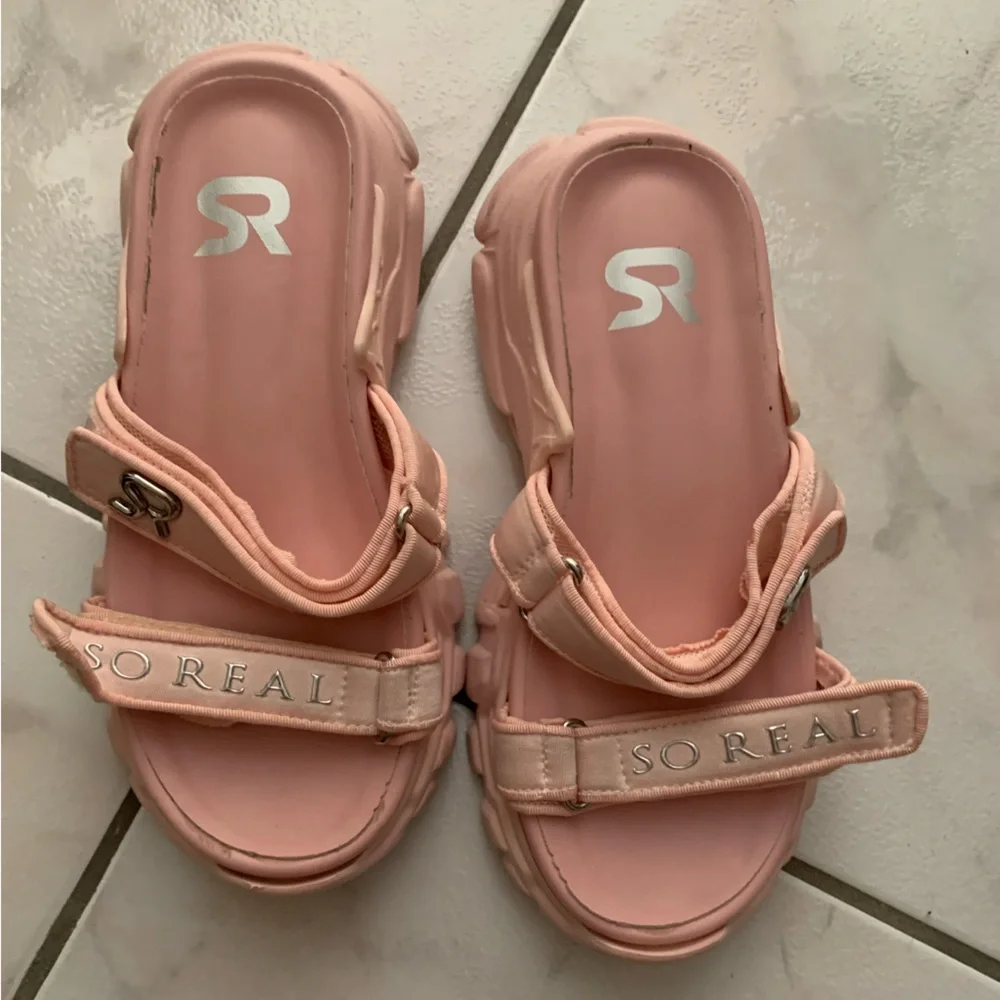 GSUWOO SO REAL PINK SANDALS - Picture 2 of 5